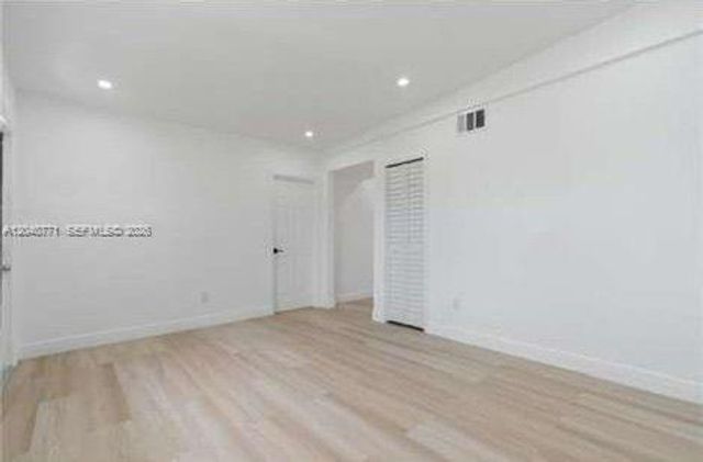5701 SW 41st Street ., West Park, FL 33023