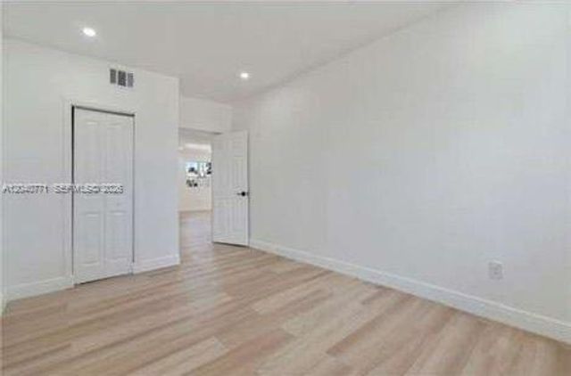 5701 SW 41st Street ., West Park, FL 33023