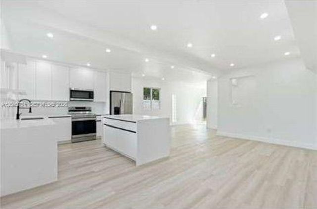 5701 SW 41st Street ., West Park, FL 33023
