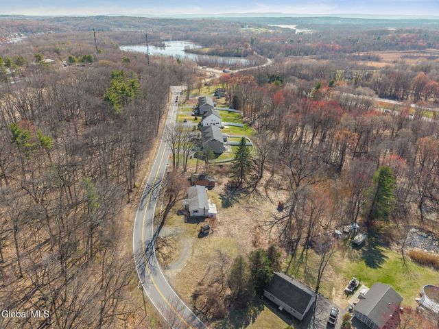 90 Clamsteam Road, Halfmoon, NY 12065