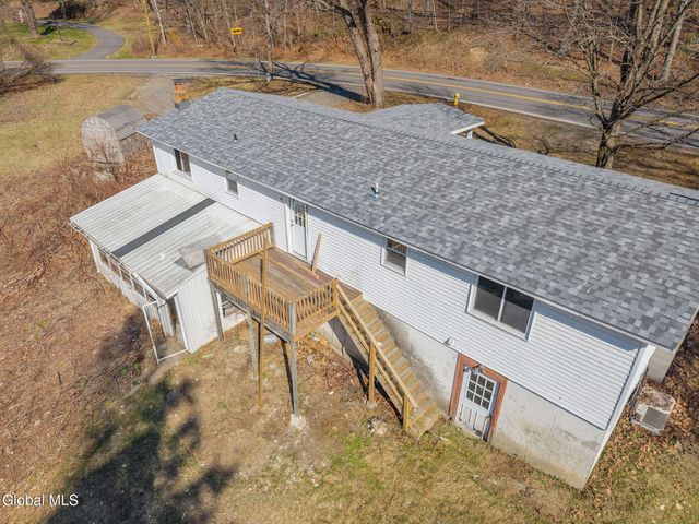 90 Clamsteam Road, Halfmoon, NY 12065