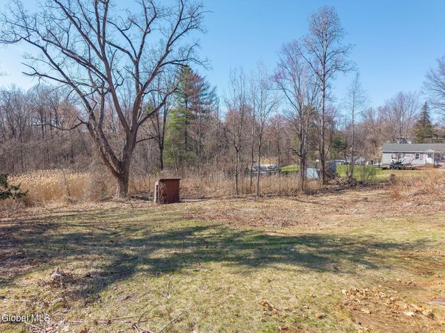 90 Clamsteam Road, Halfmoon, NY 12065