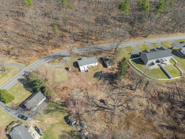 90 Clamsteam Road, Halfmoon, NY 12065