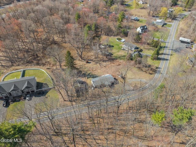 90 Clamsteam Road, Halfmoon, NY 12065