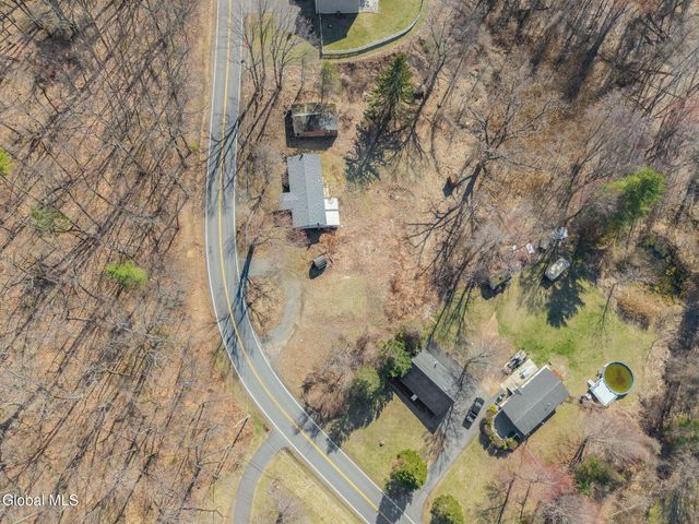 90 Clamsteam Road, Halfmoon, NY 12065