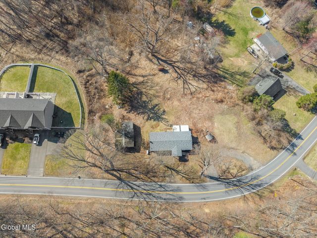 90 Clamsteam Road, Halfmoon, NY 12065
