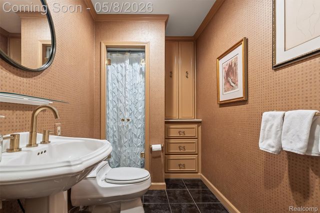 3937 Englewood Court, West Bloomfield Charter Township, MI 48323