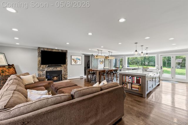 3937 Englewood Court, West Bloomfield Charter Township, MI 48323