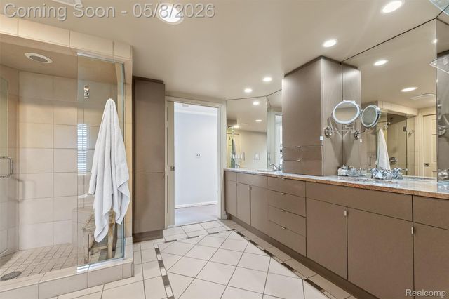 3937 Englewood Court, West Bloomfield Charter Township, MI 48323