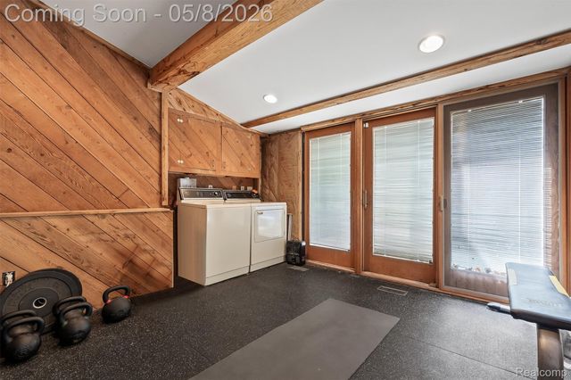 3937 Englewood Court, West Bloomfield Charter Township, MI 48323