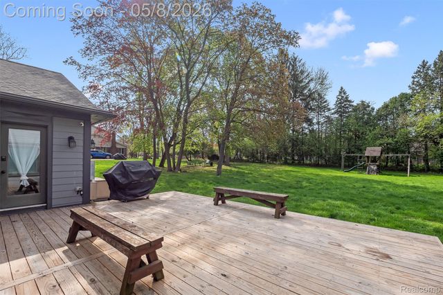 3937 Englewood Court, West Bloomfield Charter Township, MI 48323