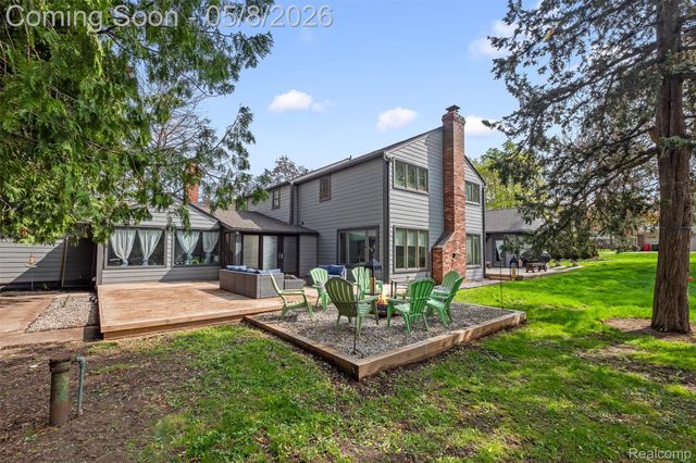 3937 Englewood Court, West Bloomfield Charter Township, MI 48323