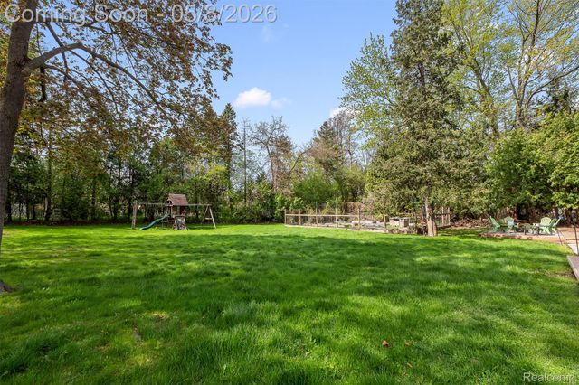 3937 Englewood Court, West Bloomfield Charter Township, MI 48323