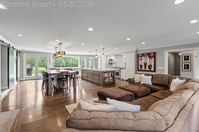 3937 Englewood Court, West Bloomfield Charter Township, MI 48323