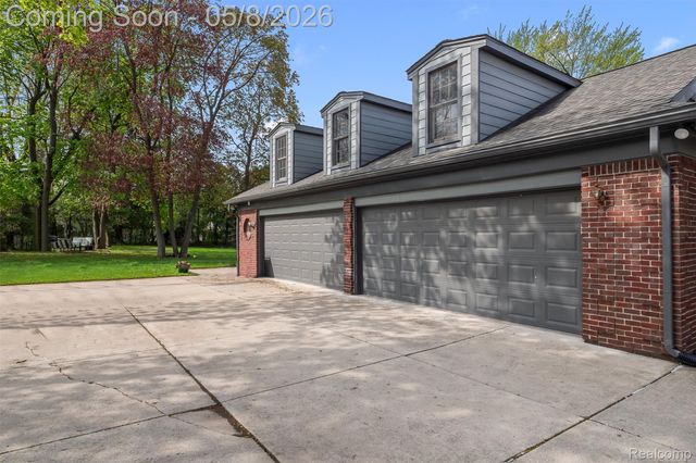 3937 Englewood Court, West Bloomfield Charter Township, MI 48323