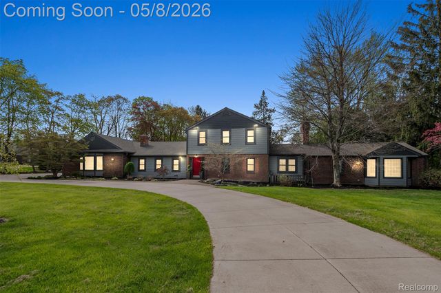 3937 Englewood Court, West Bloomfield Charter Township, MI 48323