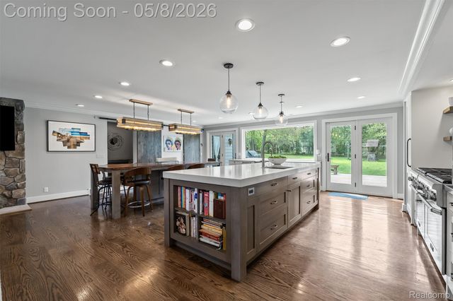 3937 Englewood Court, West Bloomfield Charter Township, MI 48323