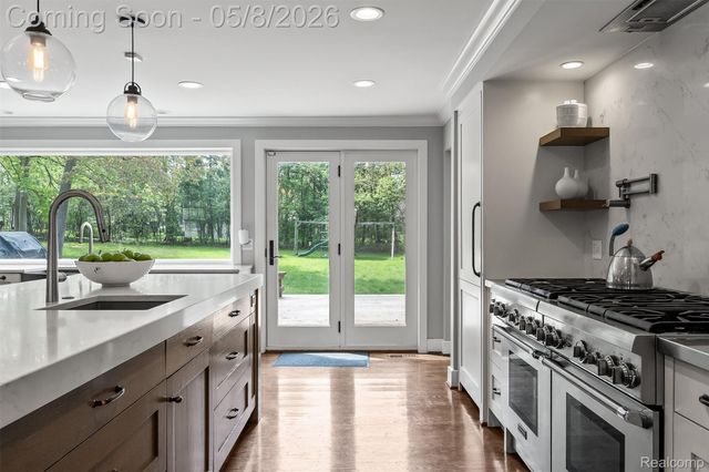 3937 Englewood Court, West Bloomfield Charter Township, MI 48323