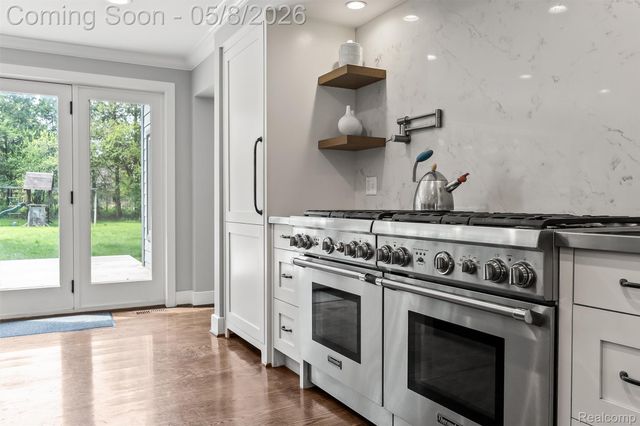 3937 Englewood Court, West Bloomfield Charter Township, MI 48323