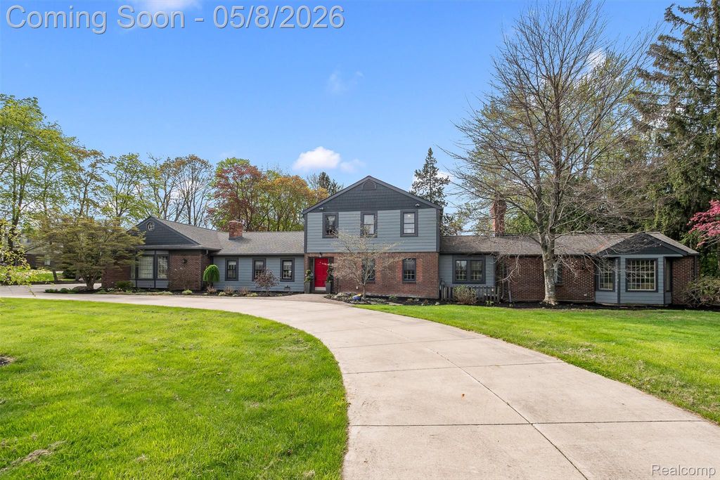 3937 Englewood Court, West Bloomfield Charter Township, MI 48323