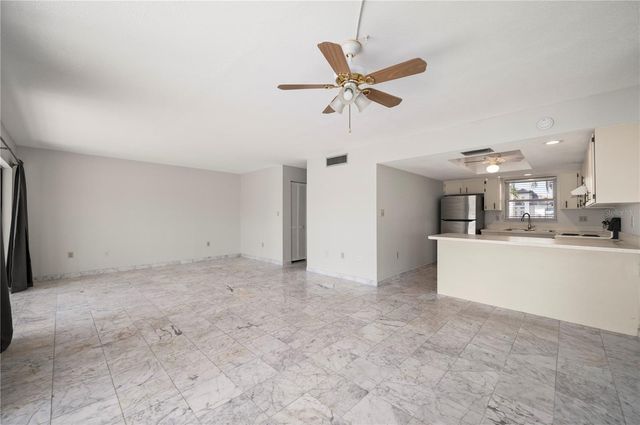 1400 MINEO DRIVE 12T, Punta Gorda, FL 33950