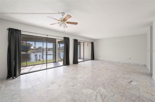 1400 MINEO DRIVE 12T, Punta Gorda, FL 33950