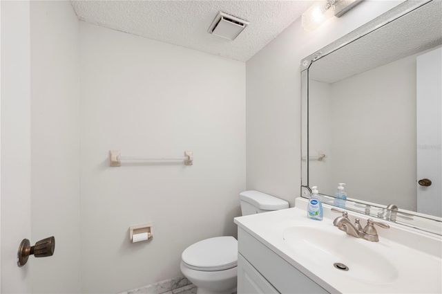1400 MINEO DRIVE 12T, Punta Gorda, FL 33950