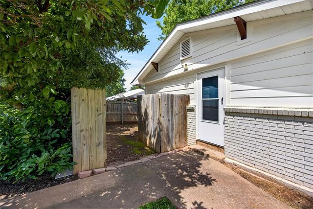 310 Hawkins Avenue, Huntsville, AR 72740