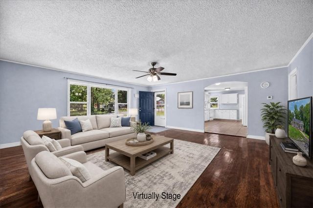 310 Hawkins Avenue, Huntsville, AR 72740
