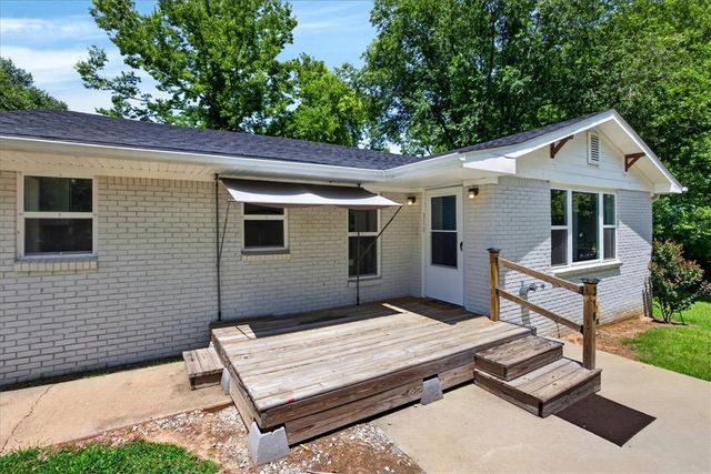 310 Hawkins Avenue, Huntsville, AR 72740