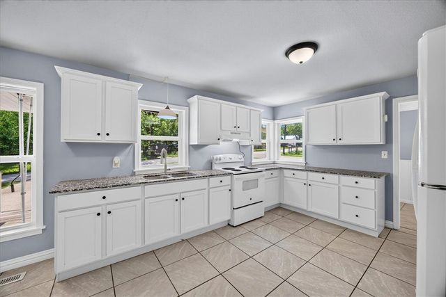 310 Hawkins Avenue, Huntsville, AR 72740