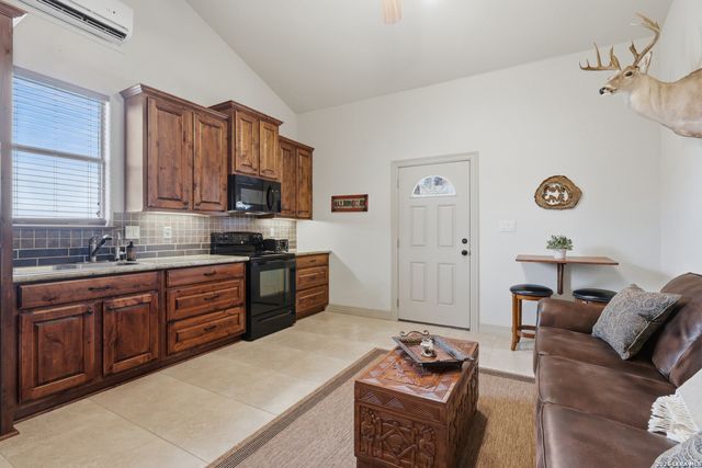 168 Hill Myna Lane, Spring Branch, TX 78070