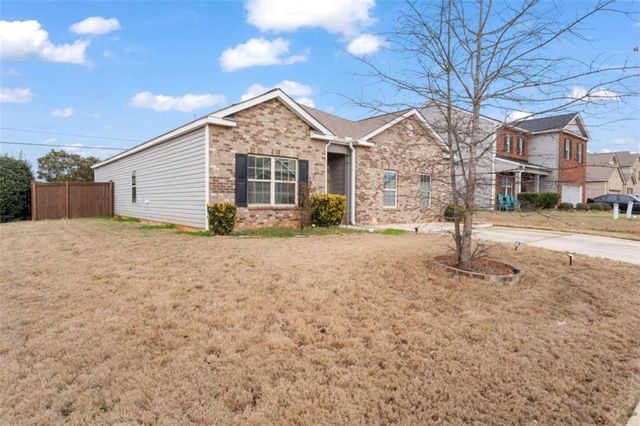 1744 Sandy Trail Drive, Hampton, GA 30228