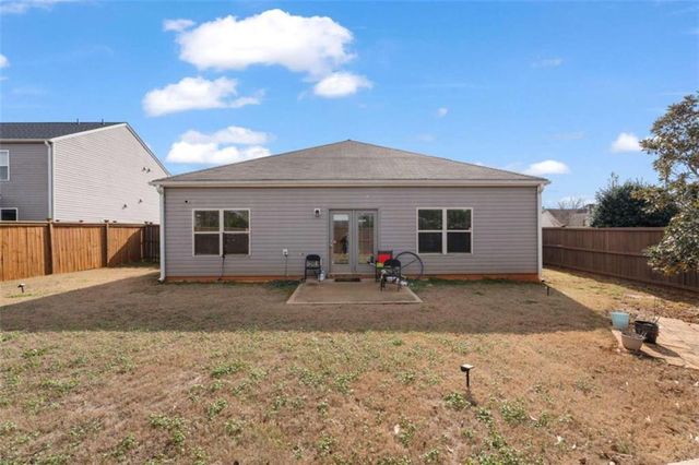 1744 Sandy Trail Drive, Hampton, GA 30228