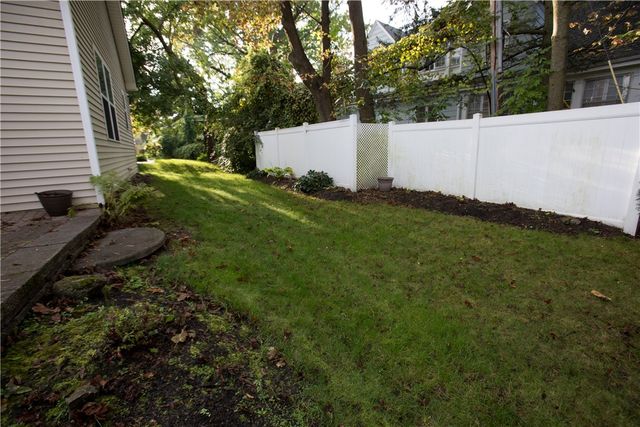 3 Brookscrest Way, Rochester, NY 14611