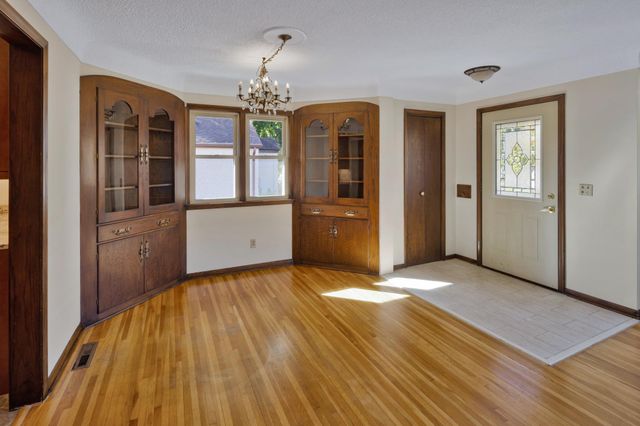 4201 40th Avenue N, Robbinsdale, MN 55422