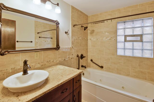 4201 40th Avenue N, Robbinsdale, MN 55422