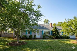 15 Mulford Street, South Yarmouth, MA 02664