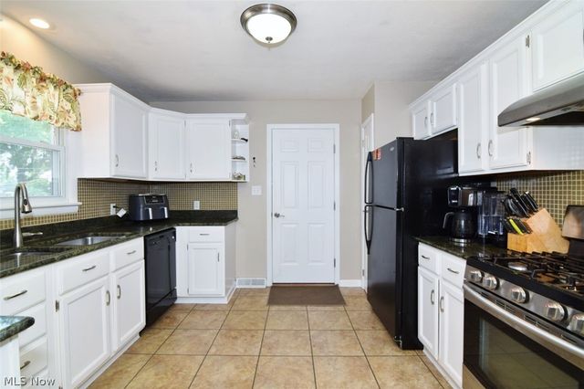 1031 Cessna Drive, Macedonia, OH 44056