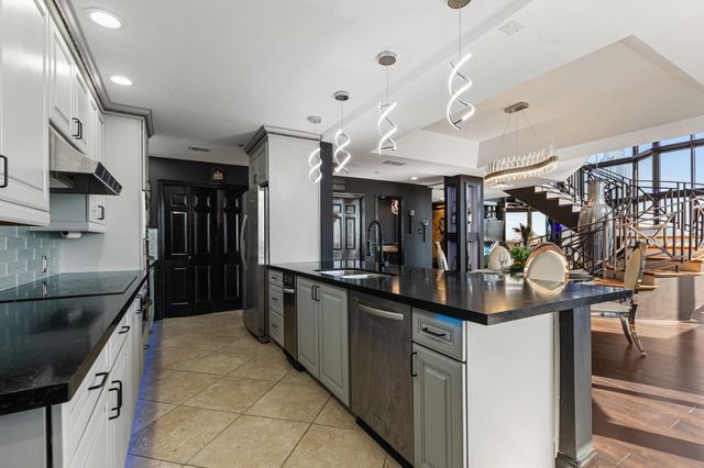 3350 Mccue Road 2404, Houston, TX 77056