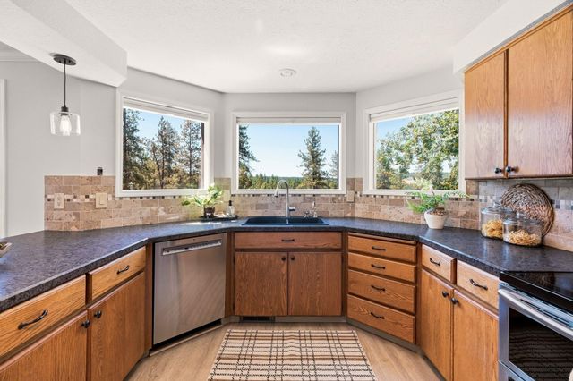 6807 Tomaker Ln, Spokane, WA 99223