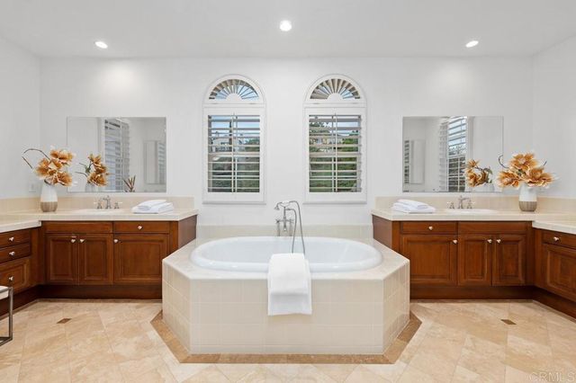 7667 Circulo Sequoia, Carlsbad, CA 92009