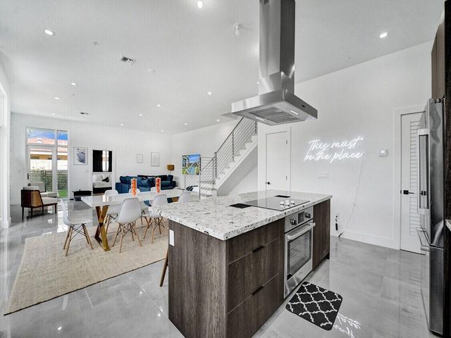 1220 NE 15th Avenue, Fort Lauderdale, FL 33304