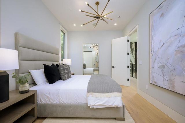 1027 Waverley Street, Palo Alto, CA 94301