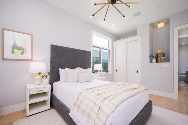 1027 Waverley Street, Palo Alto, CA 94301