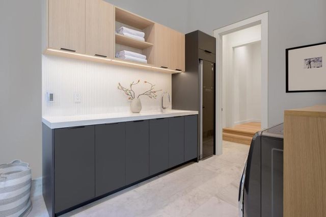 1027 Waverley Street, Palo Alto, CA 94301