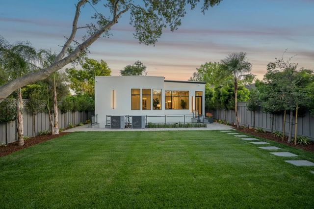 1027 Waverley Street, Palo Alto, CA 94301