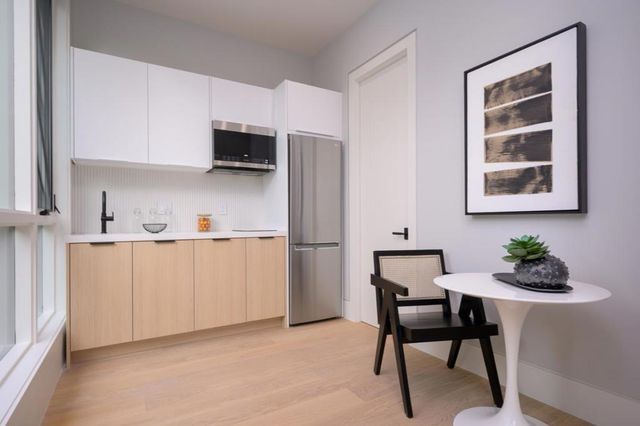 1027 Waverley Street, Palo Alto, CA 94301