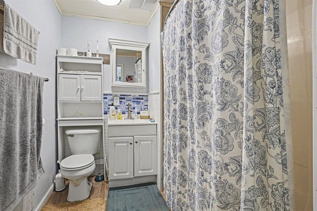 221 Nelson Avenue, Kalamazoo, MI 49006
