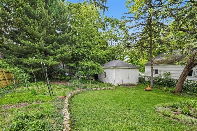 221 Nelson Avenue, Kalamazoo, MI 49006